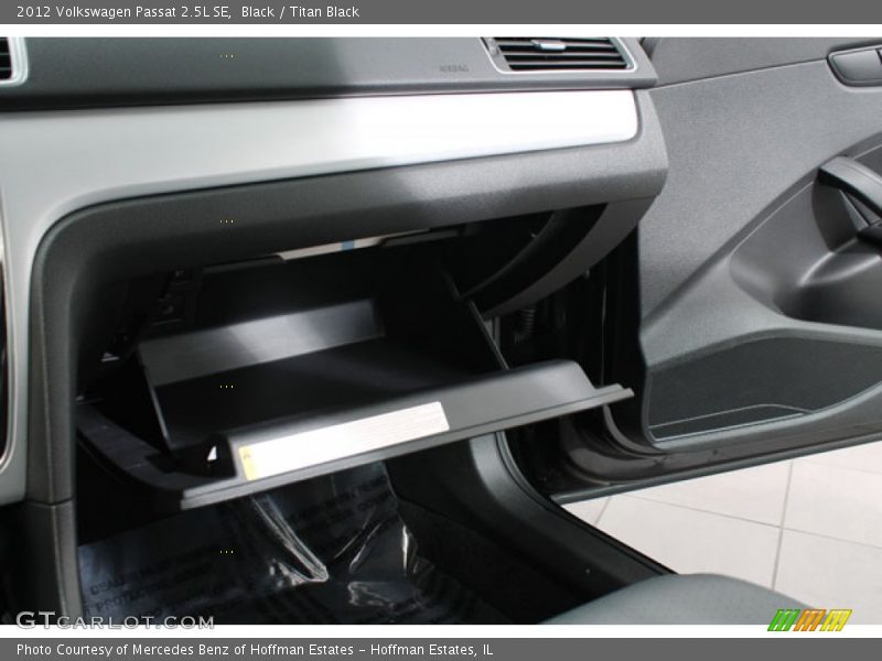 Black / Titan Black 2012 Volkswagen Passat 2.5L SE