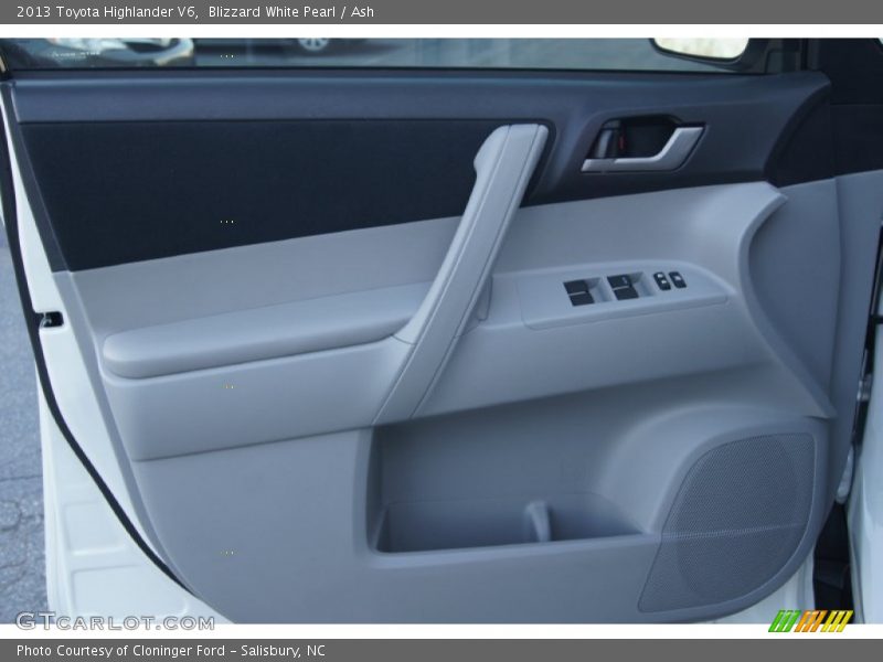 Blizzard White Pearl / Ash 2013 Toyota Highlander V6