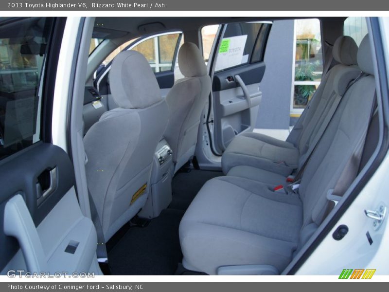 Blizzard White Pearl / Ash 2013 Toyota Highlander V6