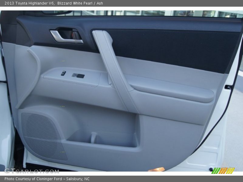 Blizzard White Pearl / Ash 2013 Toyota Highlander V6
