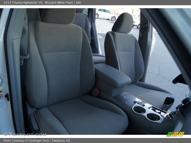 Blizzard White Pearl / Ash 2013 Toyota Highlander V6