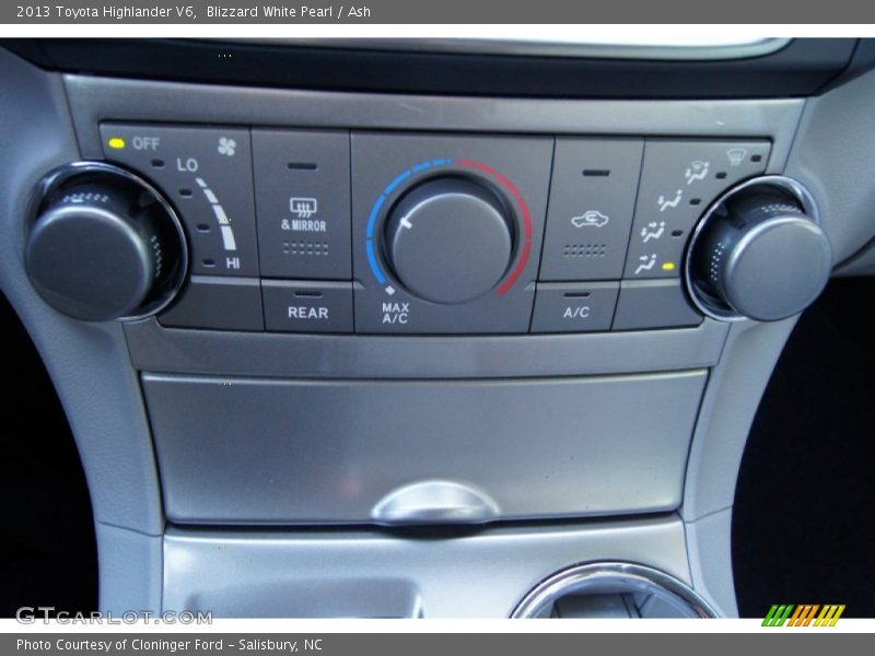 Blizzard White Pearl / Ash 2013 Toyota Highlander V6