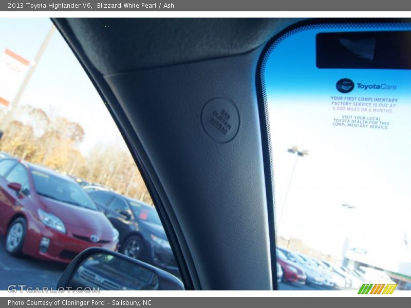 Blizzard White Pearl / Ash 2013 Toyota Highlander V6