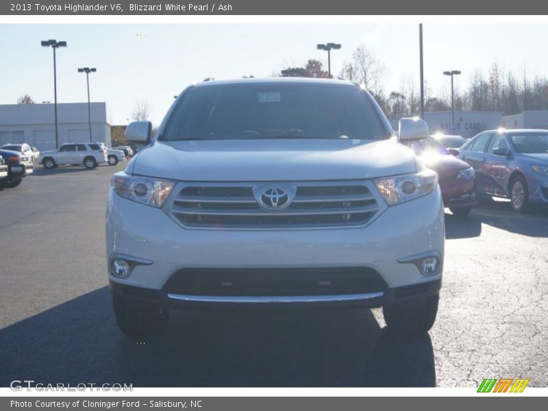 Blizzard White Pearl / Ash 2013 Toyota Highlander V6