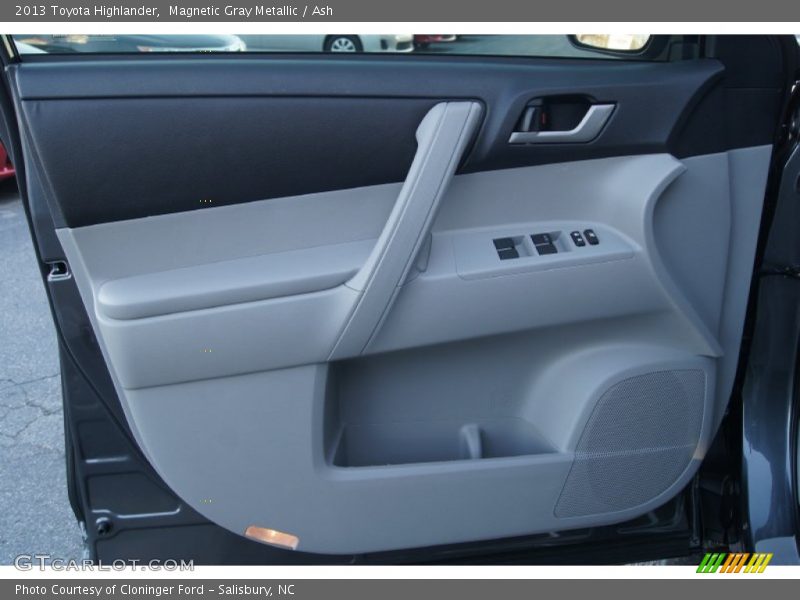 Magnetic Gray Metallic / Ash 2013 Toyota Highlander