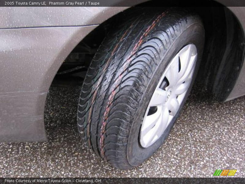 Phantom Gray Pearl / Taupe 2005 Toyota Camry LE