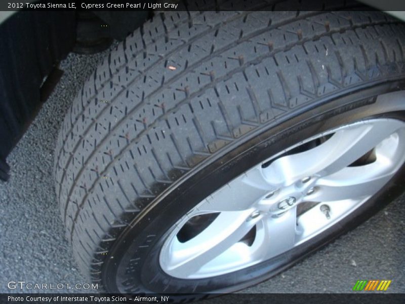 Cypress Green Pearl / Light Gray 2012 Toyota Sienna LE