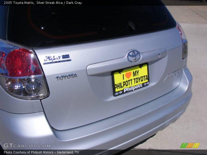 Silver Streak Mica / Dark Gray 2005 Toyota Matrix