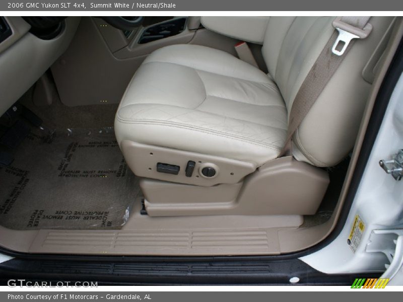 Summit White / Neutral/Shale 2006 GMC Yukon SLT 4x4