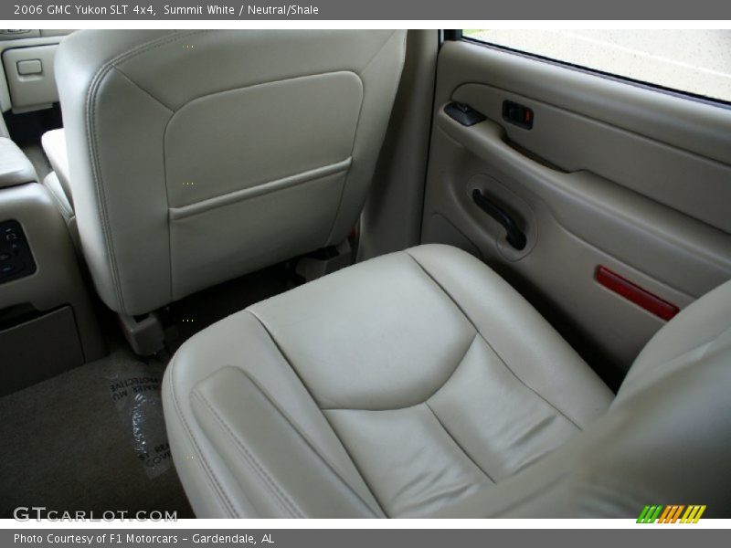 Summit White / Neutral/Shale 2006 GMC Yukon SLT 4x4