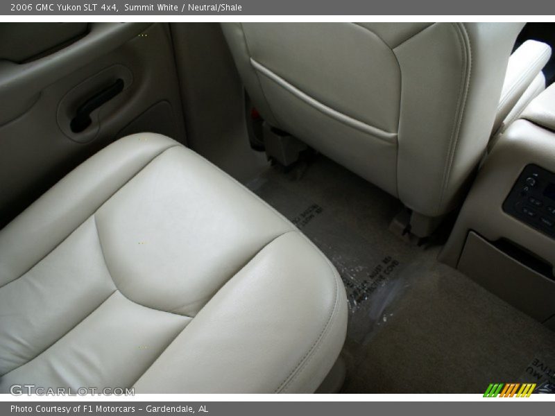 Summit White / Neutral/Shale 2006 GMC Yukon SLT 4x4