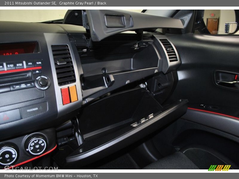 Graphite Gray Pearl / Black 2011 Mitsubishi Outlander SE