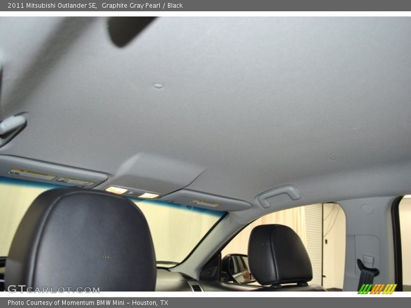 Graphite Gray Pearl / Black 2011 Mitsubishi Outlander SE