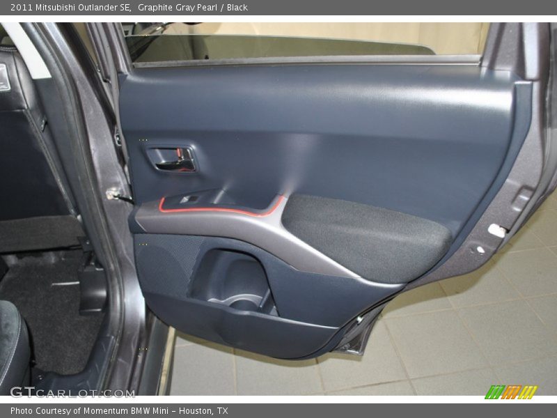 Door Panel of 2011 Outlander SE