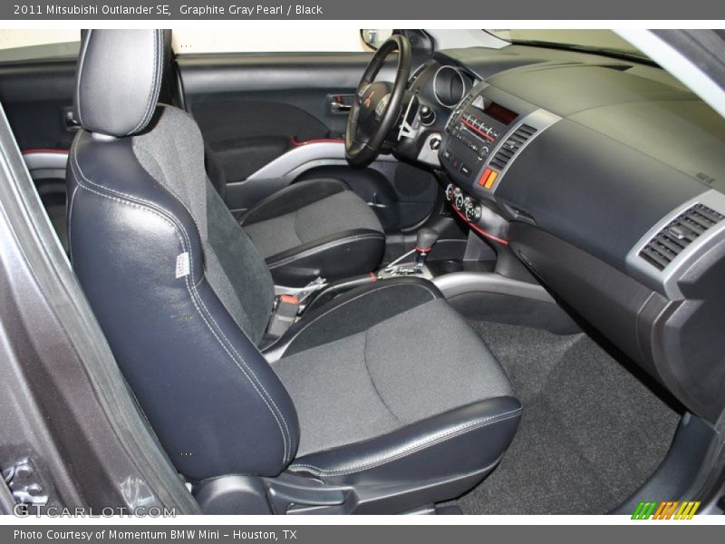 Front Seat of 2011 Outlander SE
