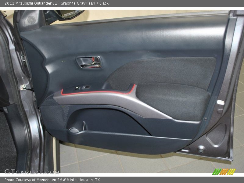 Door Panel of 2011 Outlander SE