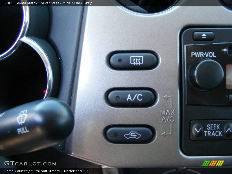 Silver Streak Mica / Dark Gray 2005 Toyota Matrix
