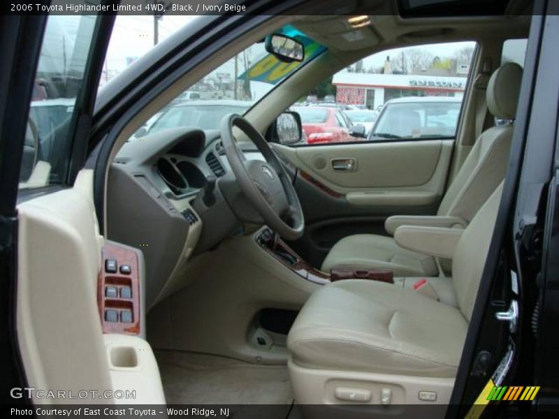Black / Ivory Beige 2006 Toyota Highlander Limited 4WD