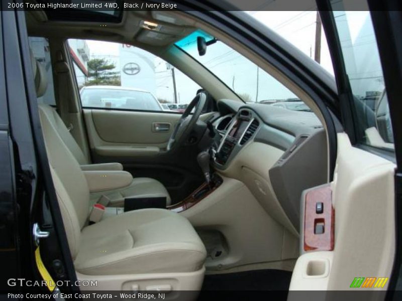 Black / Ivory Beige 2006 Toyota Highlander Limited 4WD