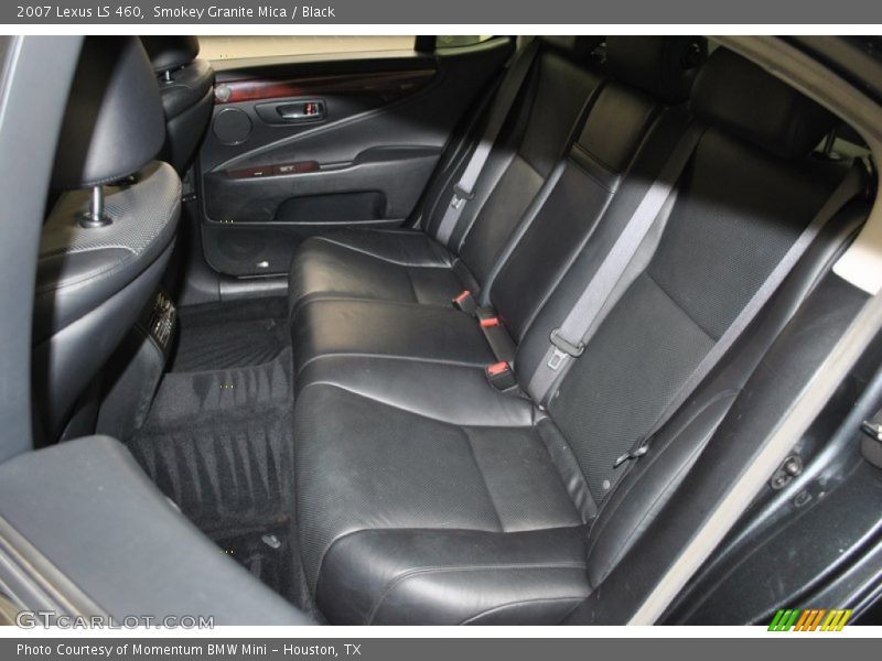 Rear Seat of 2007 LS 460