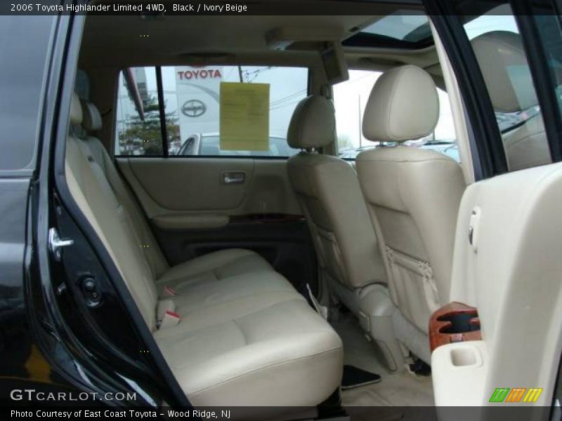 Black / Ivory Beige 2006 Toyota Highlander Limited 4WD