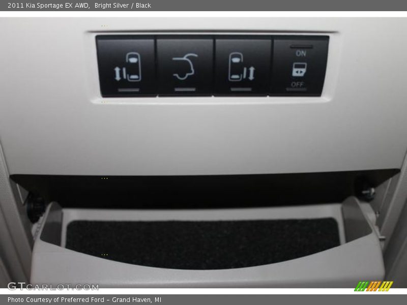 Bright Silver / Black 2011 Kia Sportage EX AWD