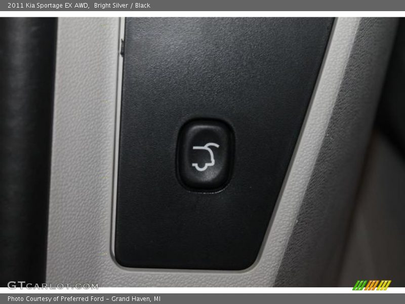 Bright Silver / Black 2011 Kia Sportage EX AWD