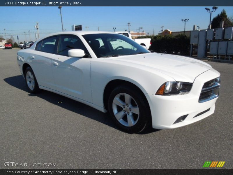 Bright White / Black 2011 Dodge Charger SE