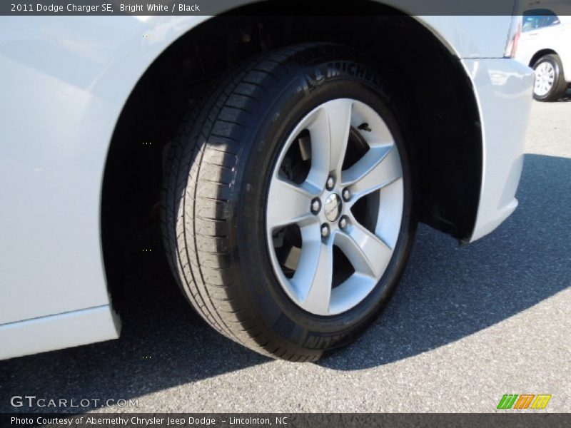 Bright White / Black 2011 Dodge Charger SE