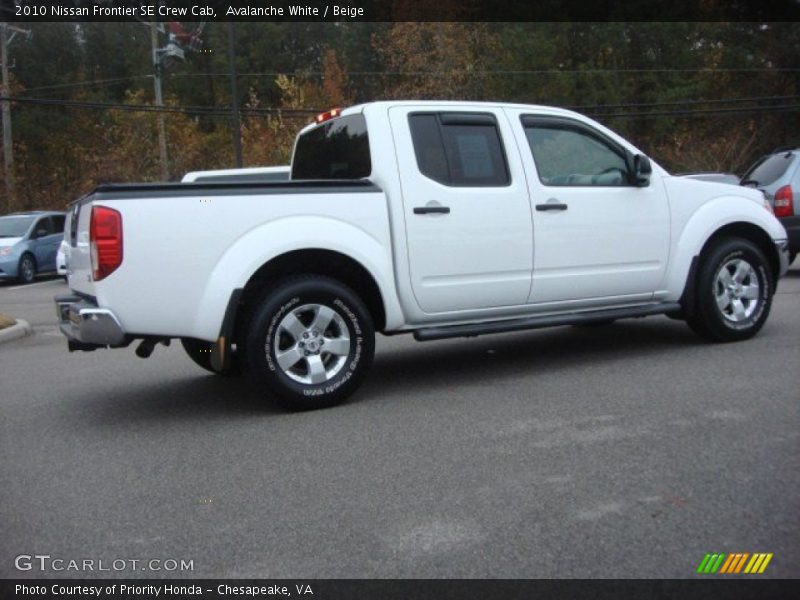 Avalanche White / Beige 2010 Nissan Frontier SE Crew Cab