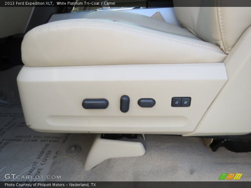 Front Seat of 2013 Expedition XLT