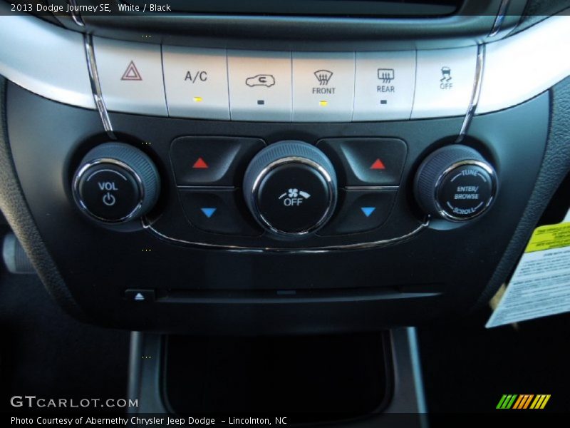 White / Black 2013 Dodge Journey SE