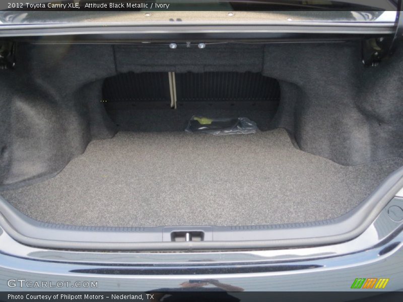 Attitude Black Metallic / Ivory 2012 Toyota Camry XLE