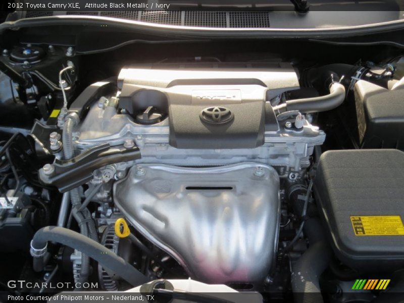 Attitude Black Metallic / Ivory 2012 Toyota Camry XLE