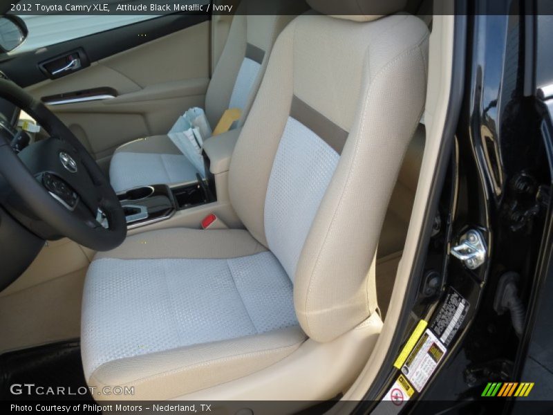 Attitude Black Metallic / Ivory 2012 Toyota Camry XLE