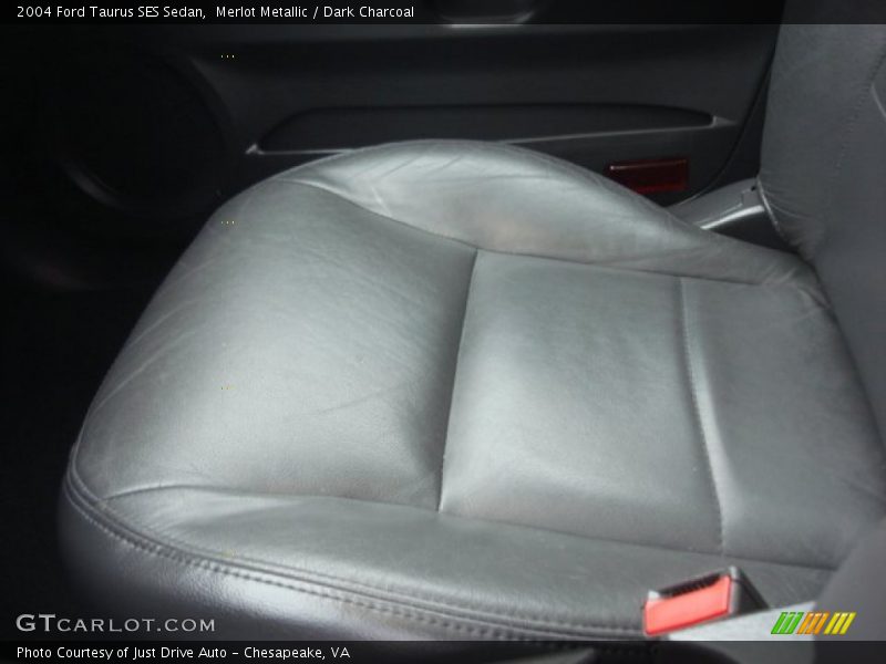 Front Seat of 2004 Taurus SES Sedan