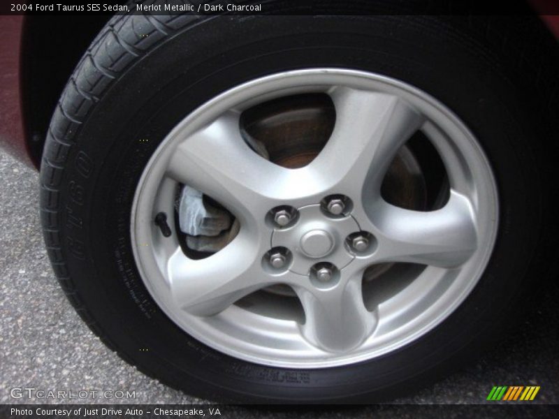  2004 Taurus SES Sedan Wheel