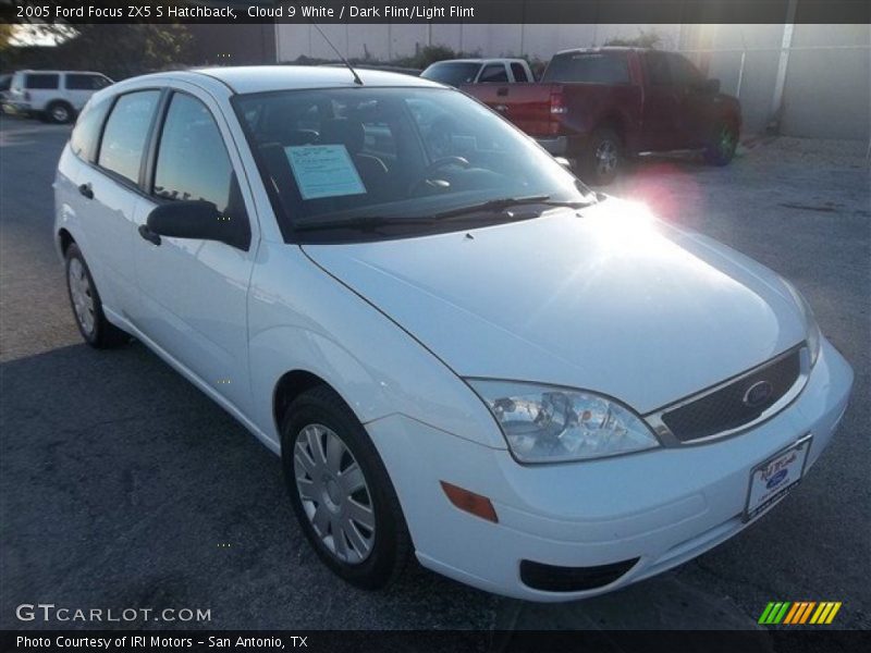 Cloud 9 White / Dark Flint/Light Flint 2005 Ford Focus ZX5 S Hatchback