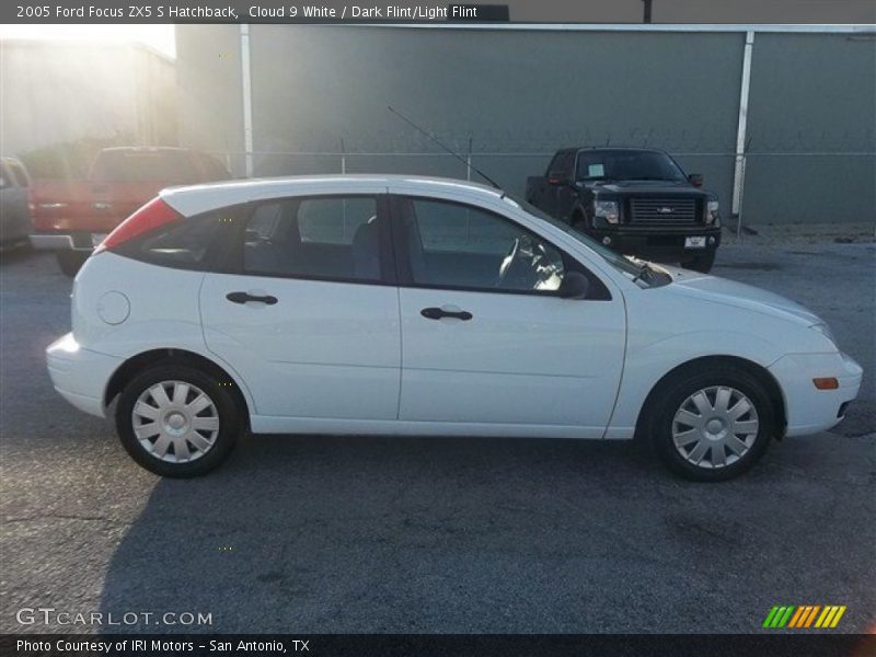 Cloud 9 White / Dark Flint/Light Flint 2005 Ford Focus ZX5 S Hatchback