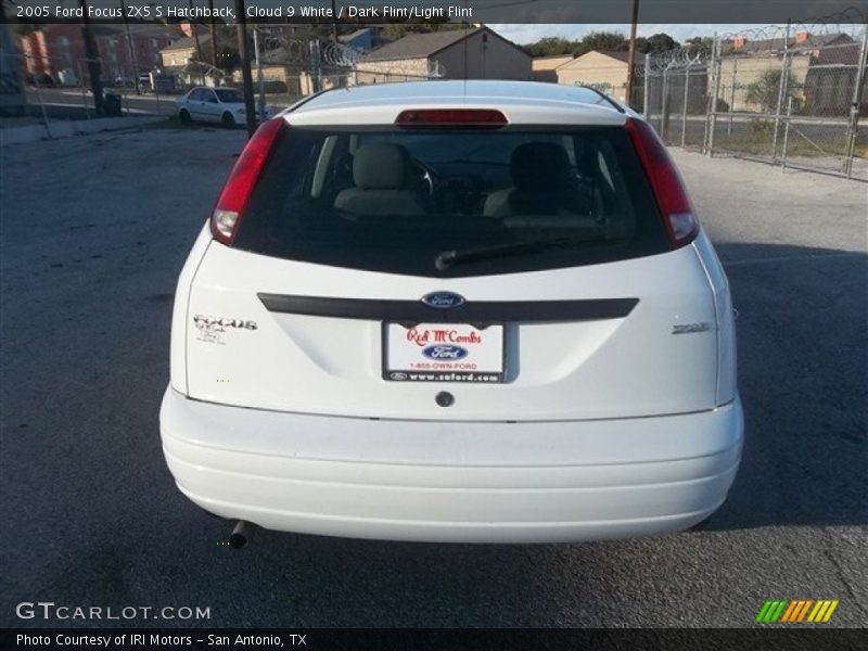 Cloud 9 White / Dark Flint/Light Flint 2005 Ford Focus ZX5 S Hatchback