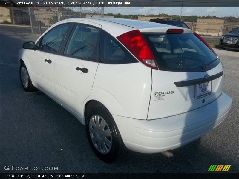 Cloud 9 White / Dark Flint/Light Flint 2005 Ford Focus ZX5 S Hatchback