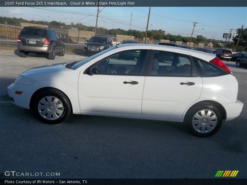 Cloud 9 White / Dark Flint/Light Flint 2005 Ford Focus ZX5 S Hatchback