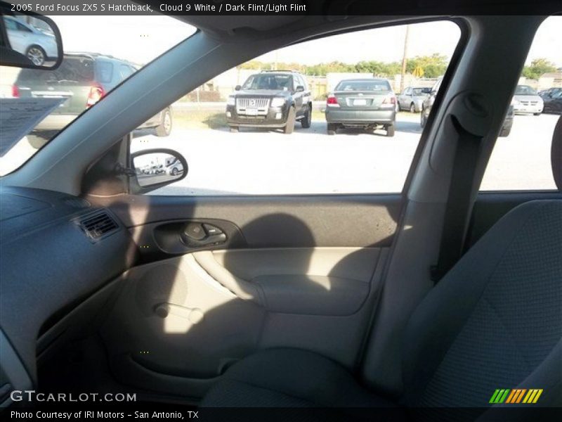 Cloud 9 White / Dark Flint/Light Flint 2005 Ford Focus ZX5 S Hatchback