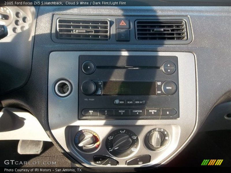Cloud 9 White / Dark Flint/Light Flint 2005 Ford Focus ZX5 S Hatchback