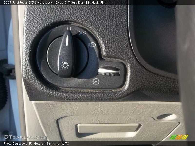 Cloud 9 White / Dark Flint/Light Flint 2005 Ford Focus ZX5 S Hatchback