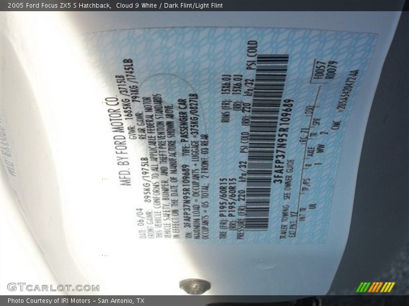 Cloud 9 White / Dark Flint/Light Flint 2005 Ford Focus ZX5 S Hatchback