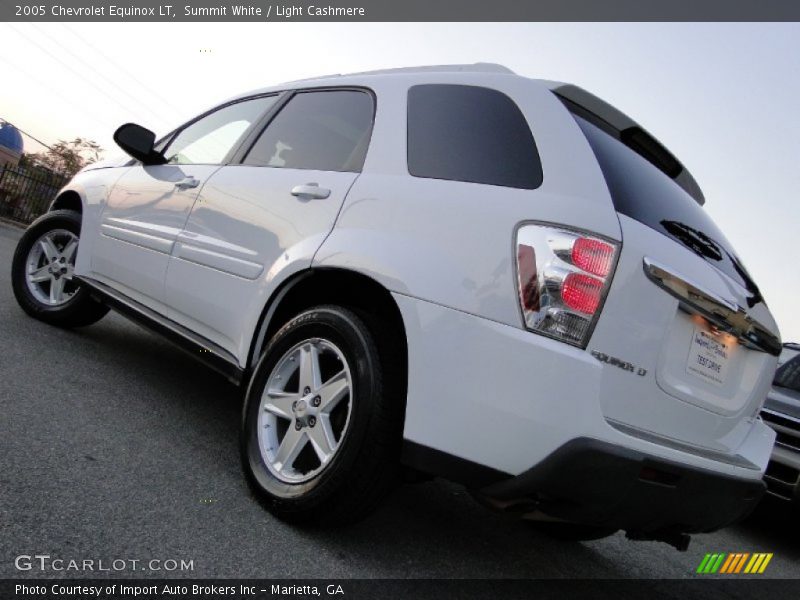 Summit White / Light Cashmere 2005 Chevrolet Equinox LT