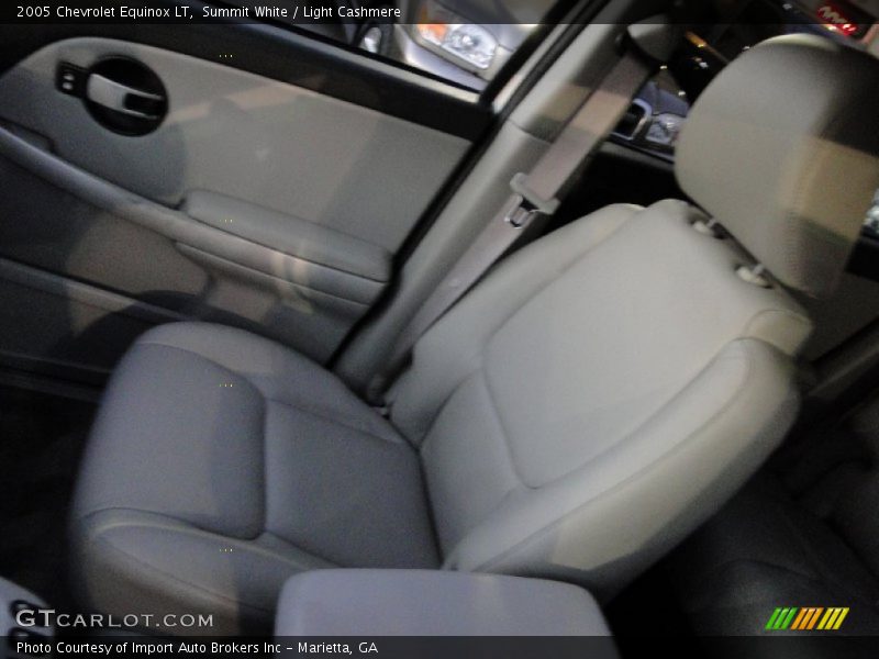 Summit White / Light Cashmere 2005 Chevrolet Equinox LT