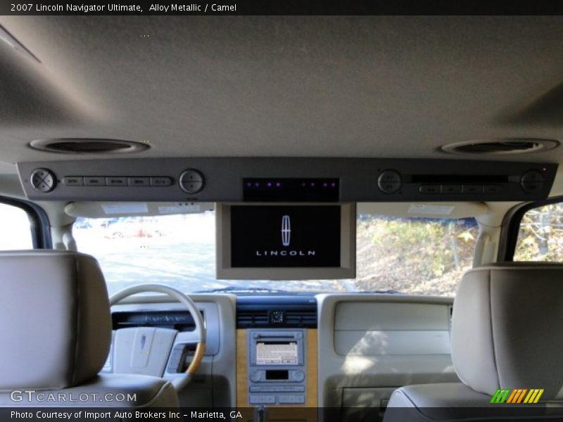 Alloy Metallic / Camel 2007 Lincoln Navigator Ultimate