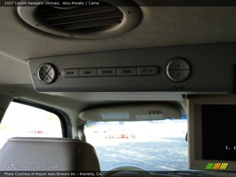 Alloy Metallic / Camel 2007 Lincoln Navigator Ultimate